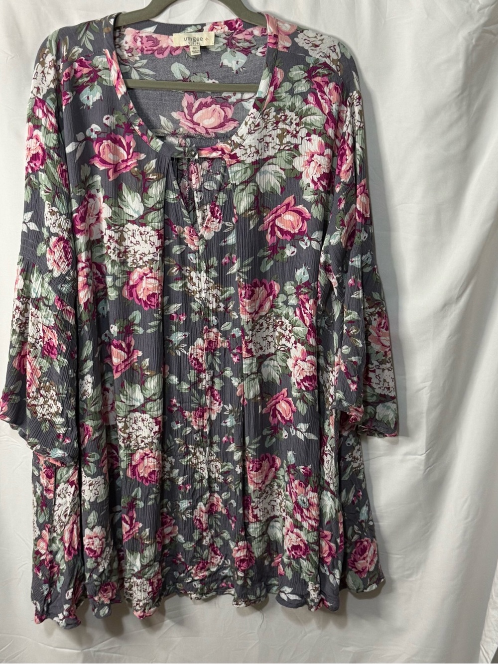 Umgee Gray Floral Tunic with Pink Roses and Mint Leaves